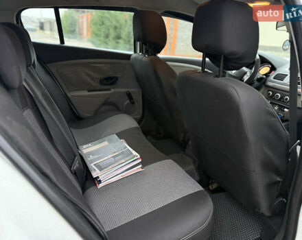 Белый Рено Меган, объемом двигателя 1.46 л и пробегом 353 тыс. км за 4800 $, фото 9 на Automoto.ua