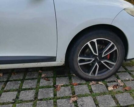 Белый Рено Меган, объемом двигателя 1.6 л и пробегом 264 тыс. км за 5541 $, фото 18 на Automoto.ua