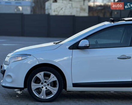 Білий Рено Меган, об'ємом двигуна 1.6 л та пробігом 233 тис. км за 5950 $, фото 8 на Automoto.ua