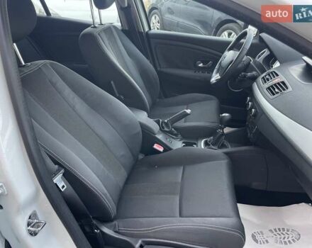 Білий Рено Меган, об'ємом двигуна 1.6 л та пробігом 252 тис. км за 7350 $, фото 46 на Automoto.ua