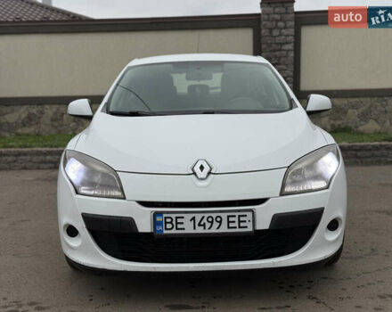 Белый Рено Меган, объемом двигателя 1.46 л и пробегом 353 тыс. км за 4800 $, фото 2 на Automoto.ua