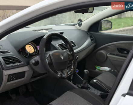 Белый Рено Меган, объемом двигателя 1.46 л и пробегом 353 тыс. км за 4800 $, фото 6 на Automoto.ua