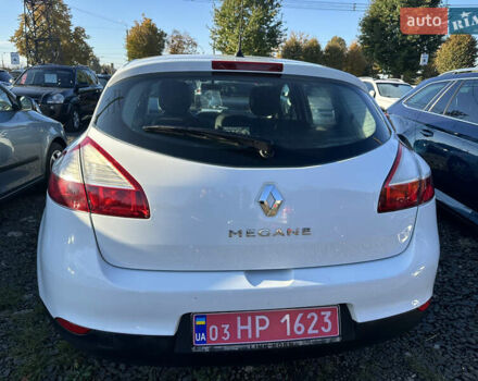 Рено Меган 2009 в Луцке на Automoto.ua Белый Рено Меган, объемом двигателя 1.6 л и пробегом 250 тыс. км за 6350 $, фото 10 на Automoto.ua