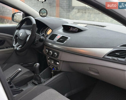 Белый Рено Меган, объемом двигателя 1.46 л и пробегом 353 тыс. км за 4800 $, фото 8 на Automoto.ua