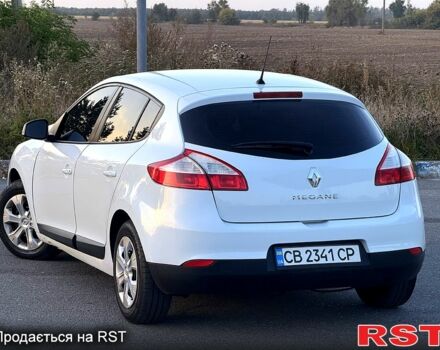 Белый Рено Меган, объемом двигателя 1.6 л и пробегом 300 тыс. км за 5100 $, фото 3 на Automoto.ua