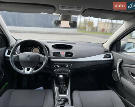 Білий Рено Меган, об'ємом двигуна 1.6 л та пробігом 220 тис. км за 5900 $, фото 21 на Automoto.ua