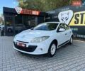 Белый Рено Меган, объемом двигателя 1.5 л и пробегом 449 тыс. км за 4700 $, фото 2 на Automoto.ua