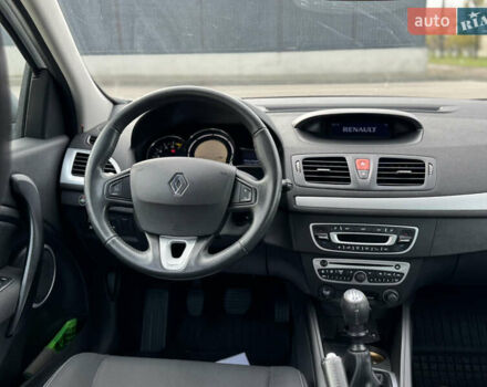 Рено Меган 2009 в Луцке на Automoto.ua Белый Рено Меган, объемом двигателя 1.6 л и пробегом 223 тыс. км за 6300 $, фото 3 на Automoto.ua