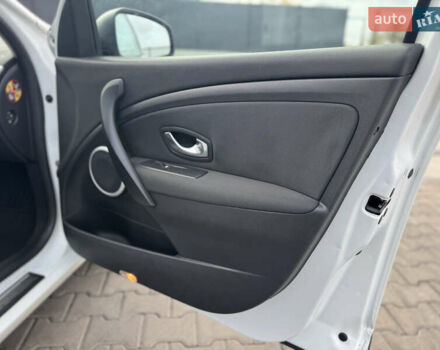 Білий Рено Меган, об'ємом двигуна 1.6 л та пробігом 220 тис. км за 5900 $, фото 28 на Automoto.ua