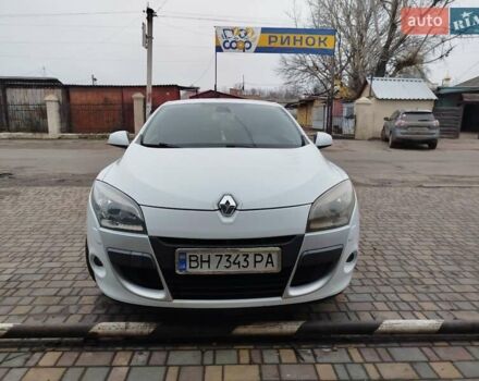 Белый Рено Меган, объемом двигателя 1.6 л и пробегом 209 тыс. км за 7000 $, фото 4 на Automoto.ua