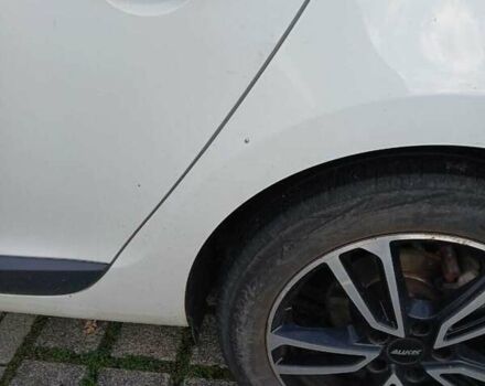 Белый Рено Меган, объемом двигателя 1.6 л и пробегом 264 тыс. км за 5541 $, фото 17 на Automoto.ua