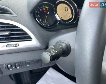 Білий Рено Меган, об'ємом двигуна 1.6 л та пробігом 252 тис. км за 7350 $, фото 30 на Automoto.ua