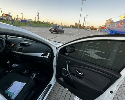 Рено Меган 2009 в Нововолынск на Automoto.ua Белый Рено Меган, объемом двигателя 1.46 л и пробегом 230 тыс. км за 5100 $, фото 18 на Automoto.ua