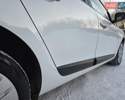 Белый Рено Меган, объемом двигателя 1.6 л и пробегом 128 тыс. км за 8499 $, фото 11 на Automoto.ua