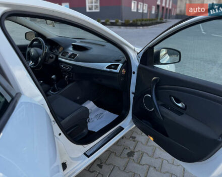 Білий Рено Меган, об'ємом двигуна 1.6 л та пробігом 233 тис. км за 5950 $, фото 35 на Automoto.ua