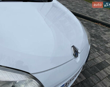 Білий Рено Меган, об'ємом двигуна 1.6 л та пробігом 271 тис. км за 5600 $, фото 9 на Automoto.ua
