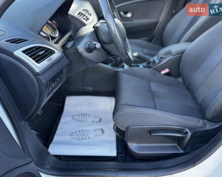 Білий Рено Меган, об'ємом двигуна 1.6 л та пробігом 233 тис. км за 5950 $, фото 27 на Automoto.ua