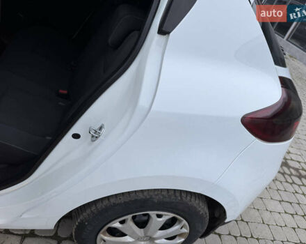 Белый Рено Меган, объемом двигателя 1.6 л и пробегом 272 тыс. км за 5600 $, фото 6 на Automoto.ua