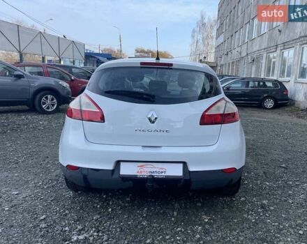 Білий Рено Меган, об'ємом двигуна 1.6 л та пробігом 252 тис. км за 7350 $, фото 9 на Automoto.ua