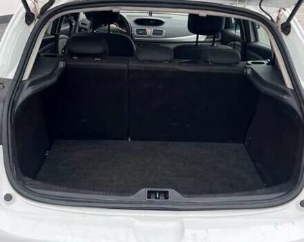 Білий Рено Меган, об'ємом двигуна 1.46 л та пробігом 303 тис. км за 5200 $, фото 1 на Automoto.ua