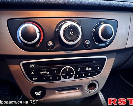 Белый Рено Меган, объемом двигателя 1.5 л и пробегом 294 тыс. км за 5300 $, фото 9 на Automoto.ua