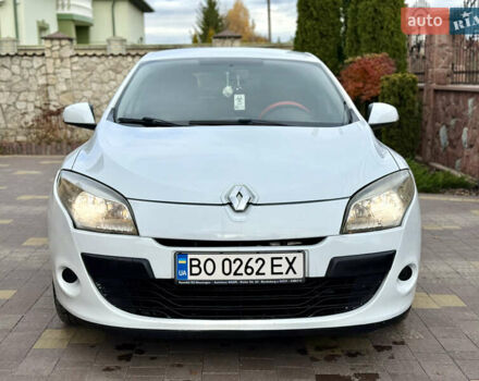 Белый Рено Меган, объемом двигателя 1.5 л и пробегом 247 тыс. км за 5433 $, фото 3 на Automoto.ua