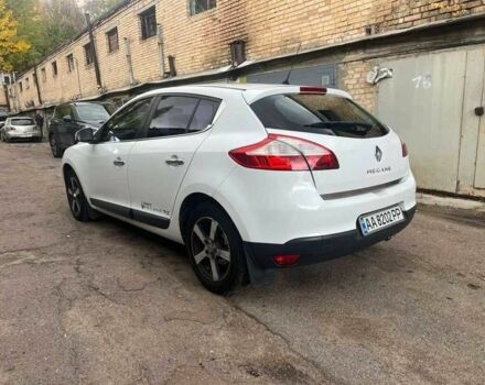 Рено Меган 2010 в Киеве на Automoto.ua Белый Рено Меган, объемом двигателя 1.6 л и пробегом 280 тыс. км за 5999 $, фото 2 на Automoto.ua