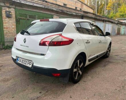 Рено Меган 2010 в Киеве на Automoto.ua Белый Рено Меган, объемом двигателя 1.6 л и пробегом 280 тыс. км за 5999 $, фото 1 на Automoto.ua