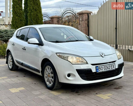 Белый Рено Меган, объемом двигателя 1.5 л и пробегом 247 тыс. км за 5433 $, фото 1 на Automoto.ua