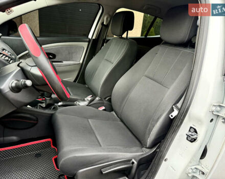 Рено Меган 2010 у Тернополі на Automoto.ua Білий Рено Меган, об'ємом двигуна 1.5 л та пробігом 247 тис. км за 5433 $, фото 19 на Automoto.ua