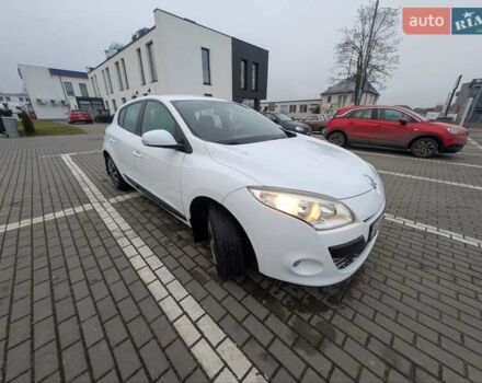 Белый Рено Меган, объемом двигателя 1.6 л и пробегом 206 тыс. км за 5300 $, фото 10 на Automoto.ua