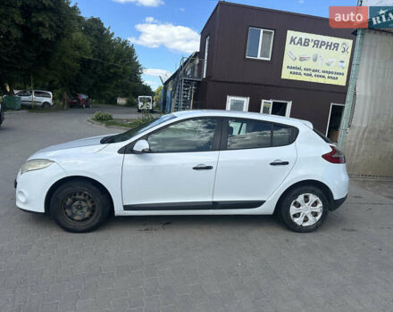 Белый Рено Меган, объемом двигателя 1.46 л и пробегом 250 тыс. км за 3999 $, фото 1 на Automoto.ua