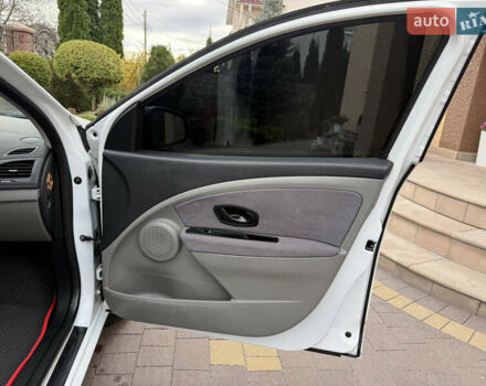 Белый Рено Меган, объемом двигателя 1.5 л и пробегом 247 тыс. км за 5433 $, фото 50 на Automoto.ua
