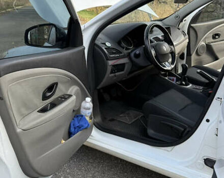 Белый Рено Меган, объемом двигателя 1.46 л и пробегом 320 тыс. км за 5700 $, фото 16 на Automoto.ua