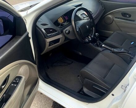 Белый Рено Меган, объемом двигателя 1.5 л и пробегом 252 тыс. км за 5200 $, фото 6 на Automoto.ua