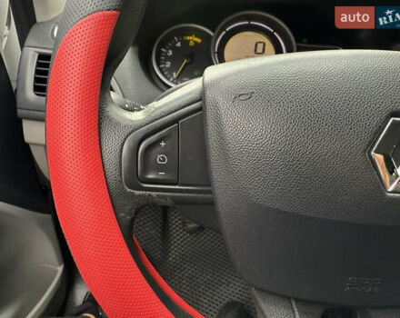 Белый Рено Меган, объемом двигателя 1.5 л и пробегом 247 тыс. км за 5433 $, фото 24 на Automoto.ua