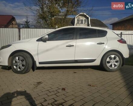 Рено Меган 2010 в Черновцах на Automoto.ua Белый Рено Меган, объемом двигателя 1.5 л и пробегом 212 тыс. км за 7250 $, фото 3 на Automoto.ua