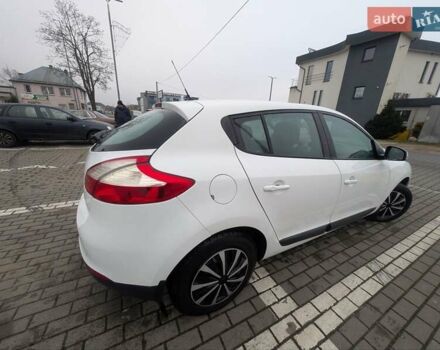 Белый Рено Меган, объемом двигателя 1.6 л и пробегом 206 тыс. км за 5300 $, фото 5 на Automoto.ua