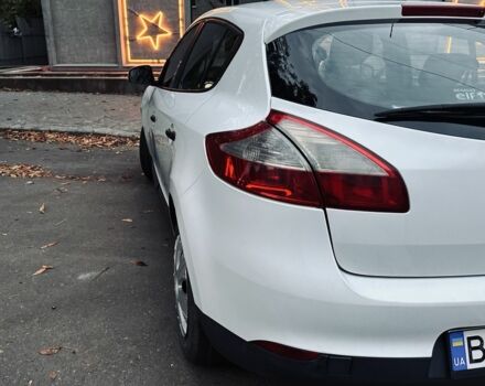 Белый Рено Меган, объемом двигателя 1.5 л и пробегом 294 тыс. км за 5300 $, фото 2 на Automoto.ua