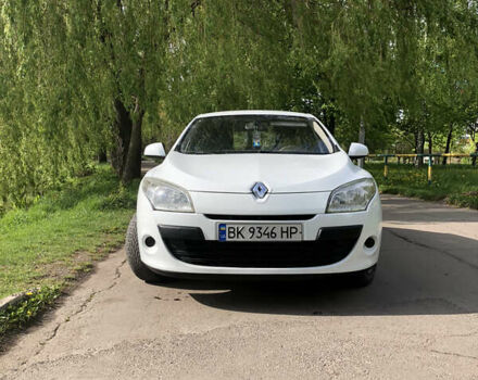 Білий Рено Меган, об'ємом двигуна 1.5 л та пробігом 192 тис. км за 5800 $, фото 1 на Automoto.ua