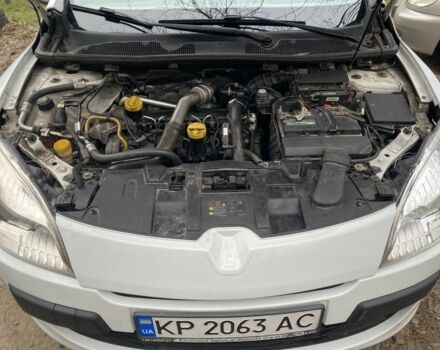 Белый Рено Меган, объемом двигателя 1.5 л и пробегом 210 тыс. км за 6200 $, фото 13 на Automoto.ua