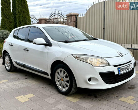 Белый Рено Меган, объемом двигателя 1.5 л и пробегом 247 тыс. км за 5433 $, фото 12 на Automoto.ua