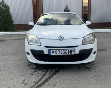 Белый Рено Меган, объемом двигателя 1.5 л и пробегом 252 тыс. км за 5200 $, фото 2 на Automoto.ua