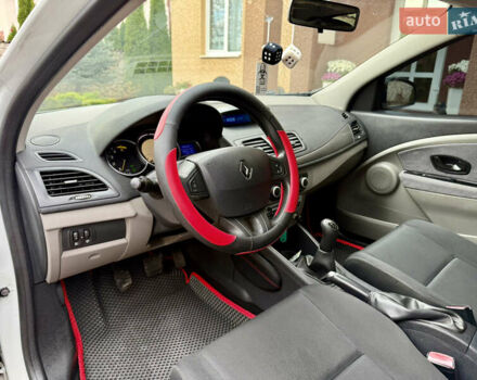 Белый Рено Меган, объемом двигателя 1.5 л и пробегом 247 тыс. км за 5433 $, фото 21 на Automoto.ua