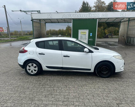 Белый Рено Меган, объемом двигателя 1.46 л и пробегом 350 тыс. км за 4199 $, фото 3 на Automoto.ua