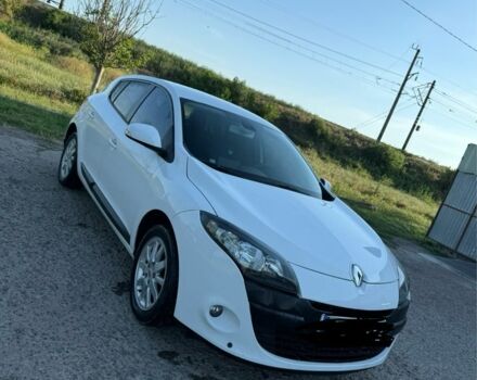 Белый Рено Меган, объемом двигателя 1.5 л и пробегом 171 тыс. км за 6000 $, фото 1 на Automoto.ua