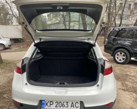 Белый Рено Меган, объемом двигателя 1.5 л и пробегом 210 тыс. км за 6200 $, фото 12 на Automoto.ua