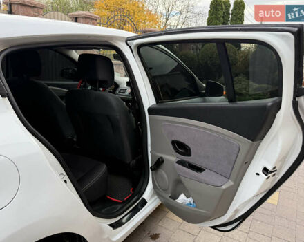 Белый Рено Меган, объемом двигателя 1.5 л и пробегом 247 тыс. км за 5433 $, фото 43 на Automoto.ua