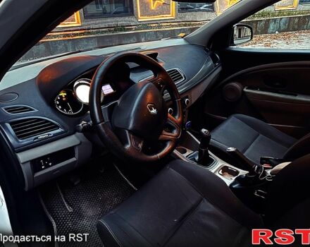 Белый Рено Меган, объемом двигателя 1.5 л и пробегом 294 тыс. км за 5300 $, фото 5 на Automoto.ua