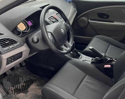 Белый Рено Меган, объемом двигателя 1.5 л и пробегом 303 тыс. км за 5200 $, фото 5 на Automoto.ua